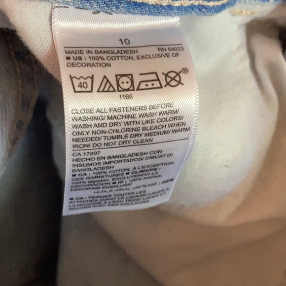 Light Washed Denim Shorts - Picture 6 of 6